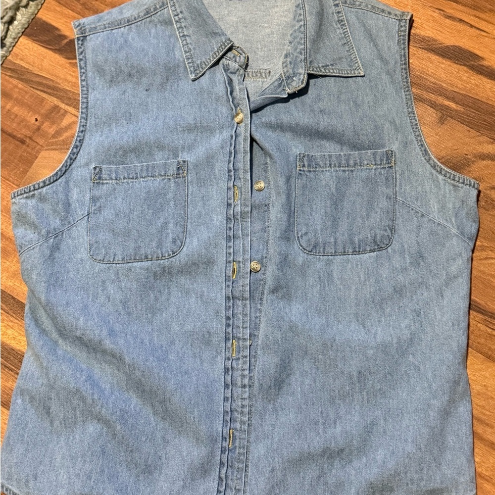 Y2K Western sleeveless large button up shirt Blue country concert denim